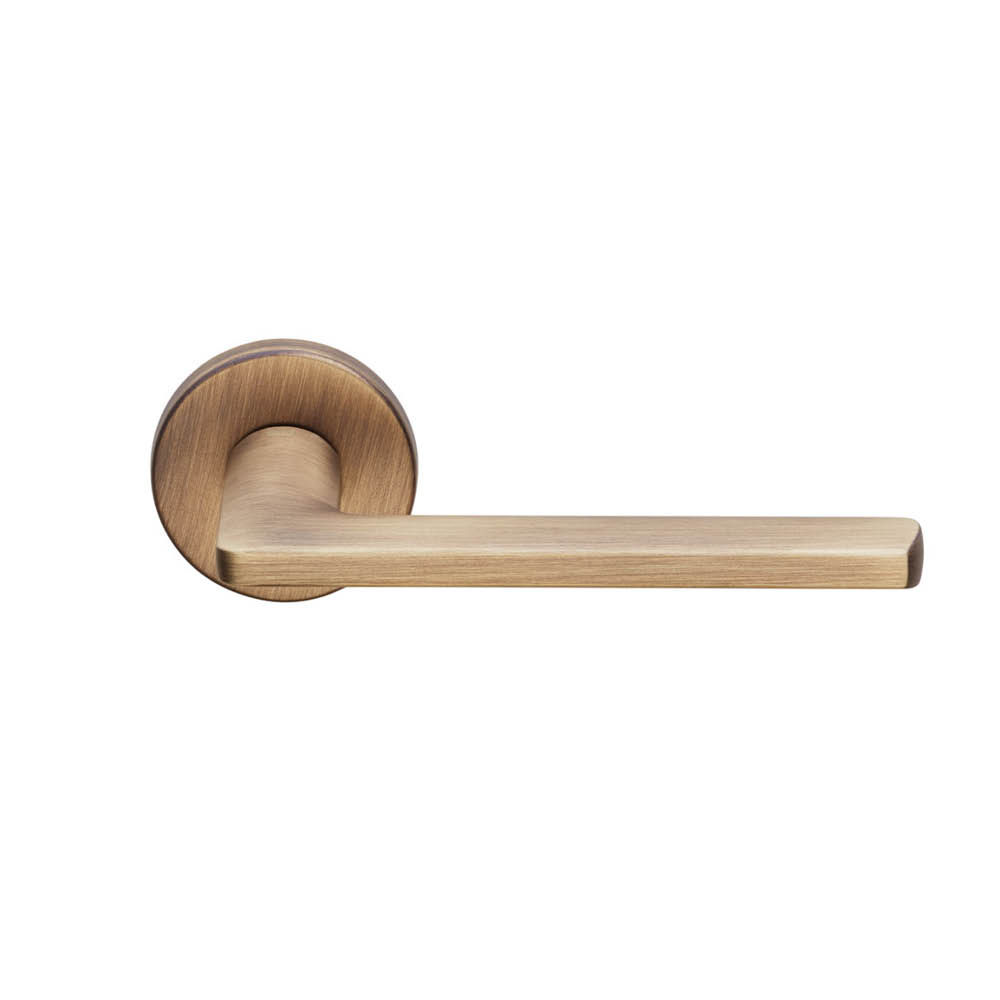 31025018 Deurkruk Luce P op rond VIS rozet matbrons